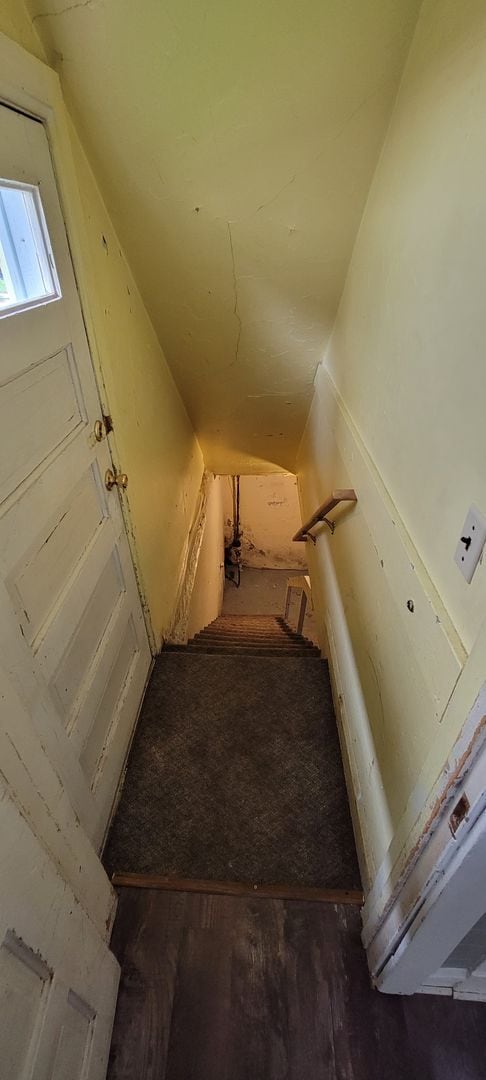 Building Photo - AVAILABLE JUNE - 4 Bed 1 Bath Located In East Hillside