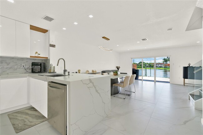 Building Photo - 4855 NW 116th Ave