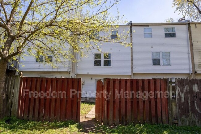 Building Photo - 10270 Cub Run Ct