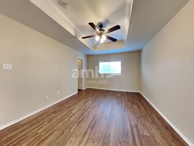 Building Photo - 10023 Woodland Pines