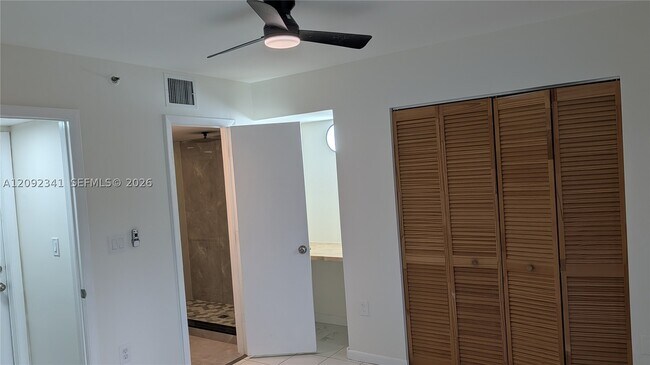 Building Photo - 208 Riviera Cir