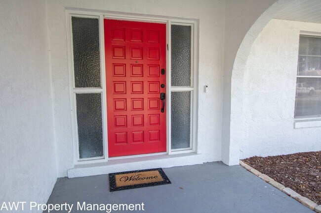 Building Photo - Long Term, Fully Furnished Rental in the Heart of Palm Coast