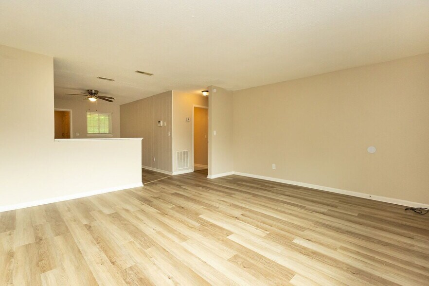 Building Photo - 3973 Teakwood Dr