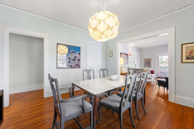 Building Photo - 536 Hawthorne Ln