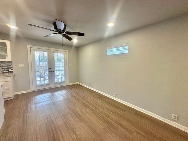 Building Photo - 3 Bed 2 Bath NEW MANAGEMENT IN AUSTIN TX!!!