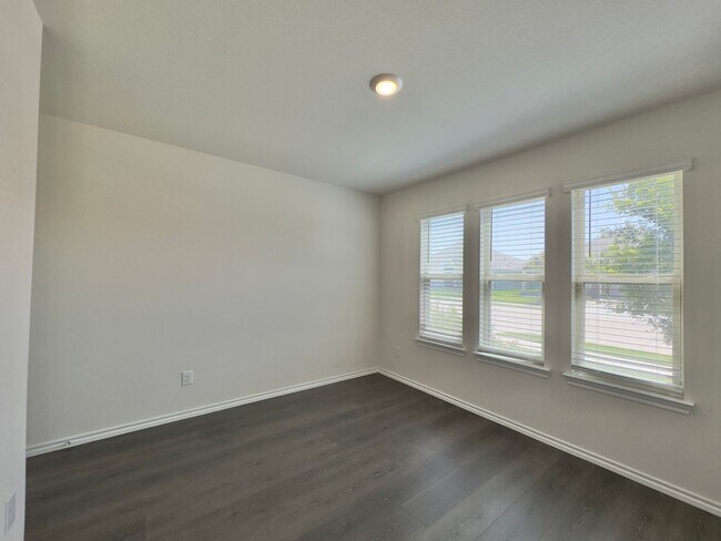 Building Photo - 11333 Pecan Crk Dr