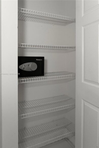 Building Photo - 17050 N Bay Rd