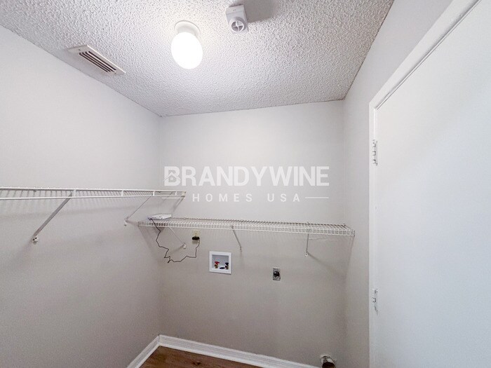 Building Photo - 1721 Brandon Trace Ave