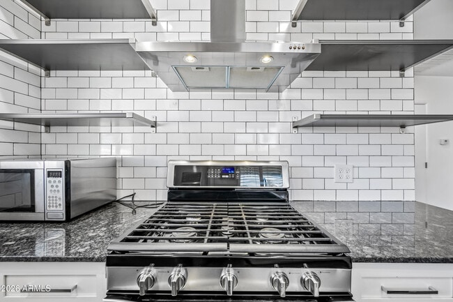 Building Photo - 3615 N 15th Ave