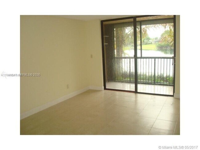 Building Photo - 14211 N Kendall Dr