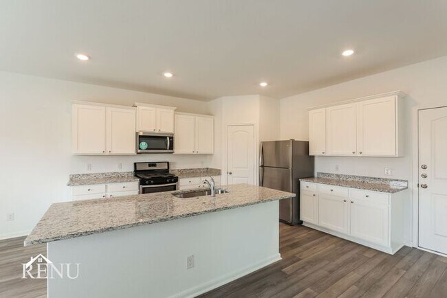 Building Photo - 2931 Jackson Smt