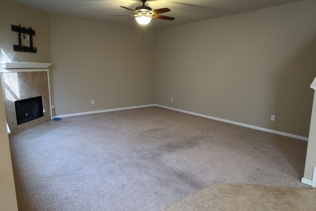 Building Photo - 249 Nomad Ln