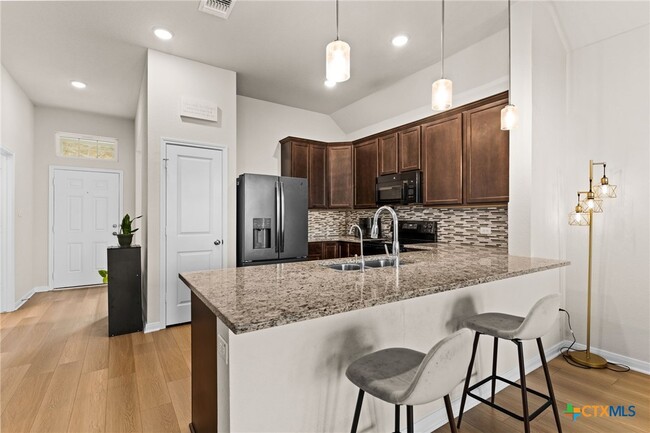 Building Photo - 1518 Dryden Ave