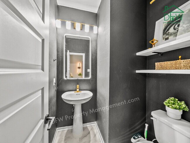Building Photo - Spacious 4-Bedroom Home with 2-Car Garage & Resort-Style Community Amenities