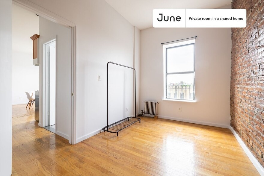 Building Photo - Room in Shared 2 bed/1 bath home