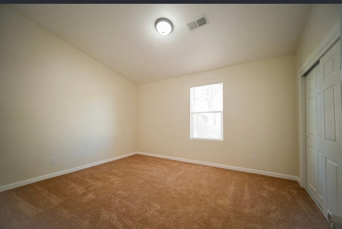 Building Photo - 315 Atrisco Dr SW