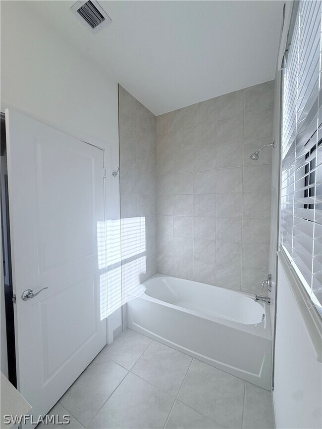 Building Photo - 5681 Cassidy Ln