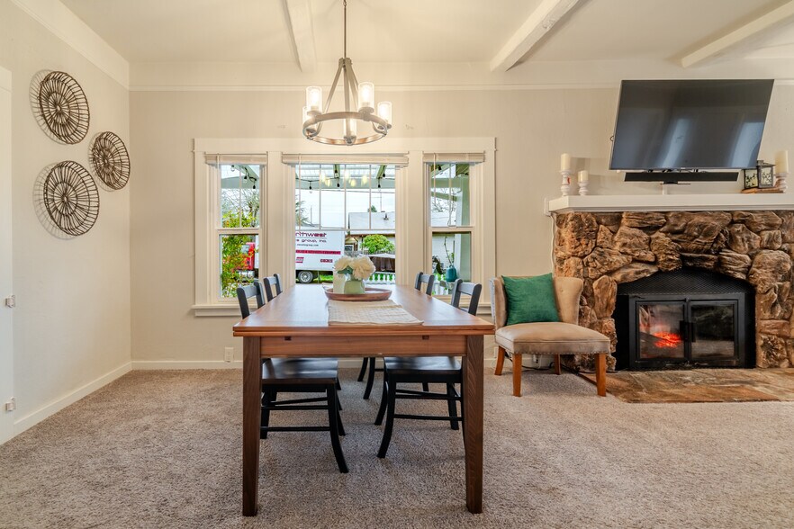 Building Photo - 200 W Arlington St