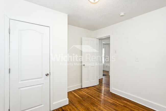 Building Photo - 3 bedroom 1 bath home