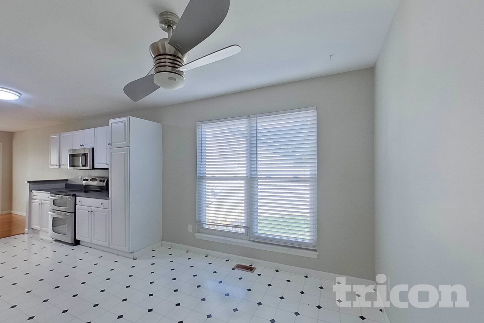 Building Photo - 935 Squirrels Nest Ct