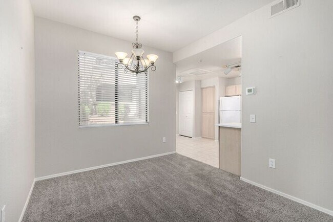 Building Photo - 2-bedroom 2 bath condo in Gated Community ...