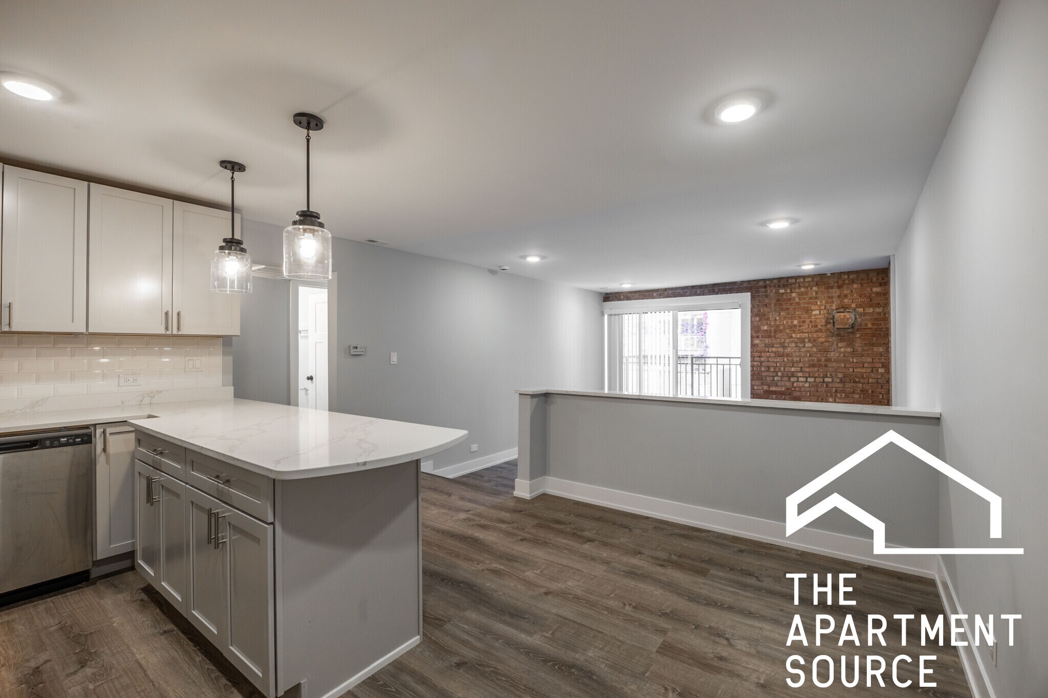 Building Photo - 1214 N La Salle Dr