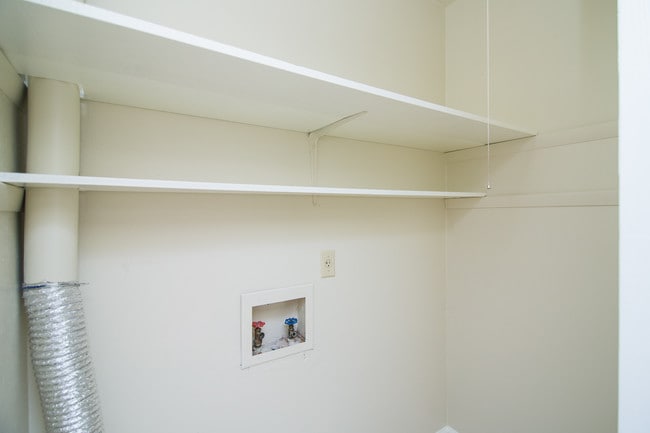 Building Photo - 1536 Coombs Dr