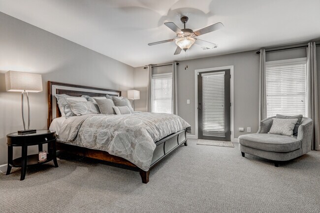 Building Photo - 2114 W Village Xing