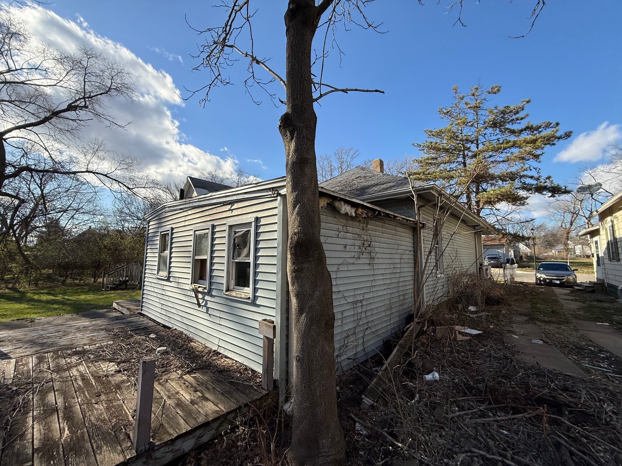 Building Photo - 803 E Whitmer St