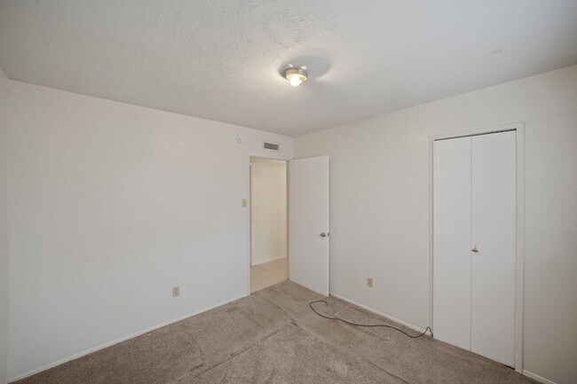 Building Photo - 15822 Danford Dr