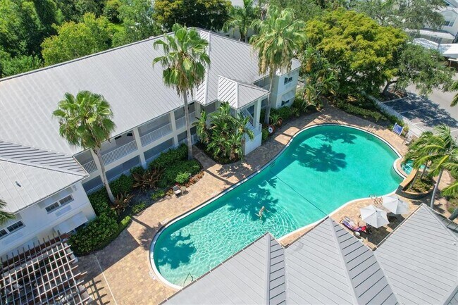 Building Photo - 3702 54th Dr W