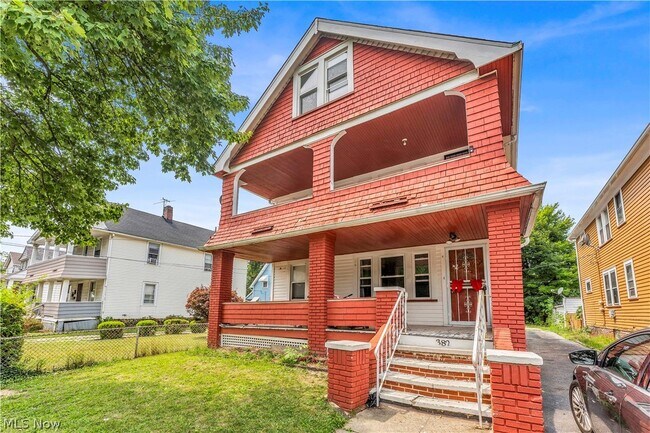 Building Photo - 382 E 161st St