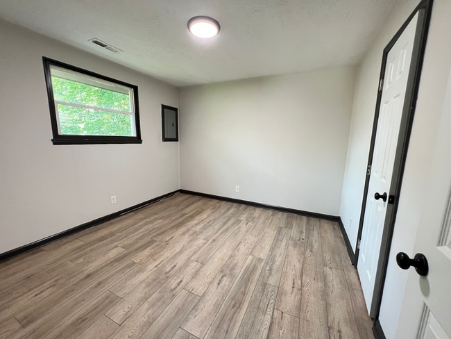 Building Photo - 3010 Indiana Ave