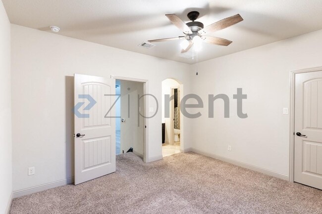 Building Photo - 300 Jack Ryan Ln