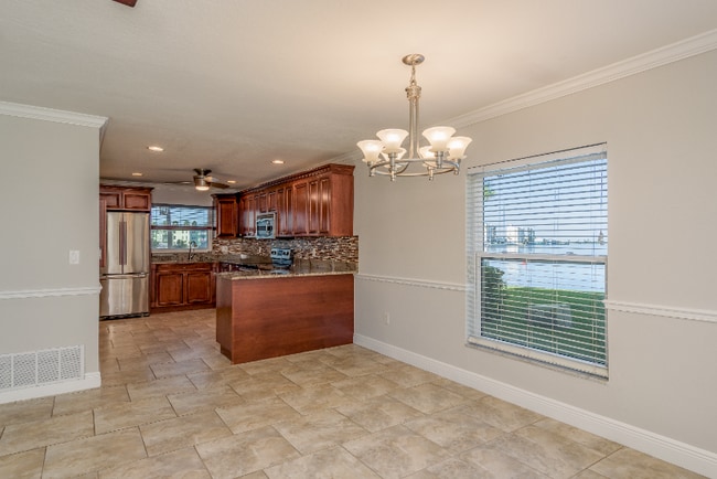 Building Photo - 2700 Bayshore Blvd