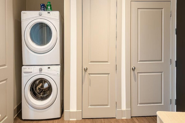 Building Photo - 1616 Anderson Rd