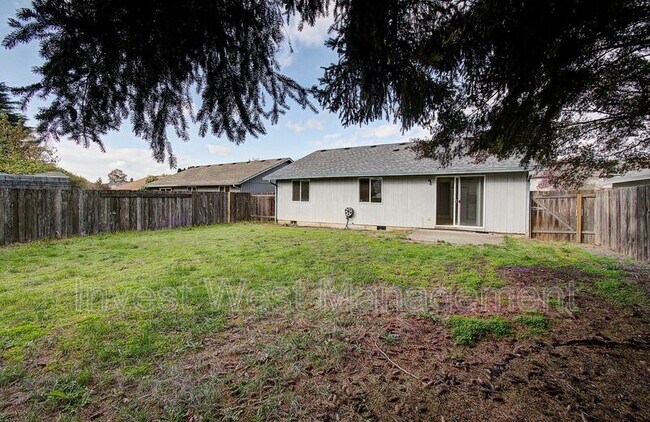 Building Photo - 14411 SE 7th St