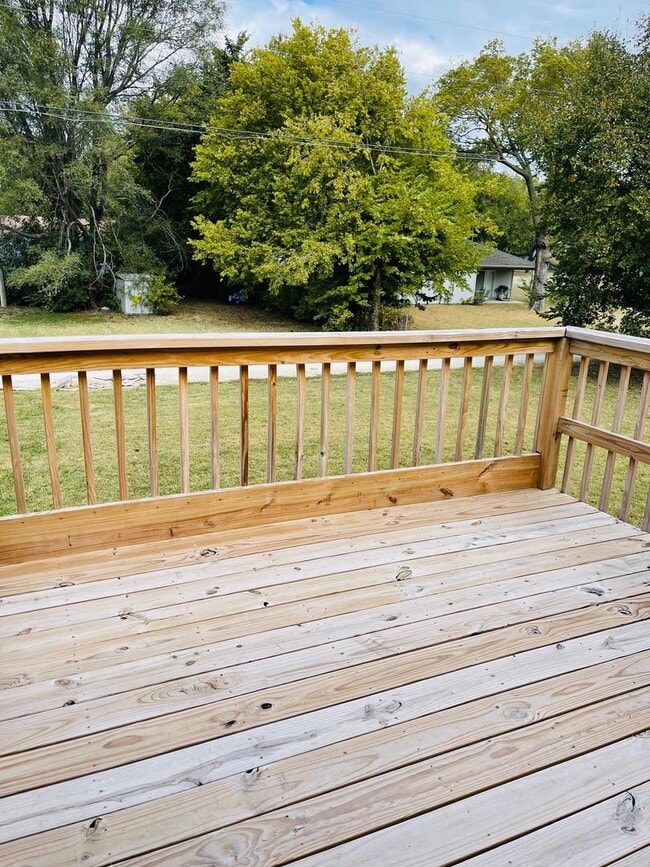 Building Photo - Great Size, Affordable Apartment!
