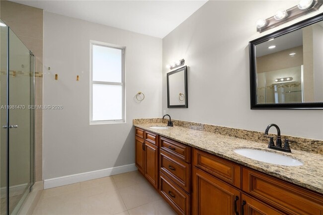 Building Photo - 1139 NE 3rd Ave