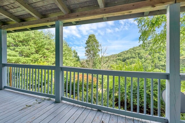 Building Photo - 3 Bed/2 Bath House in West Jefferson!
