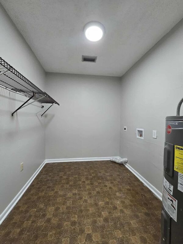 Building Photo - 4604 Dillwyn Dr