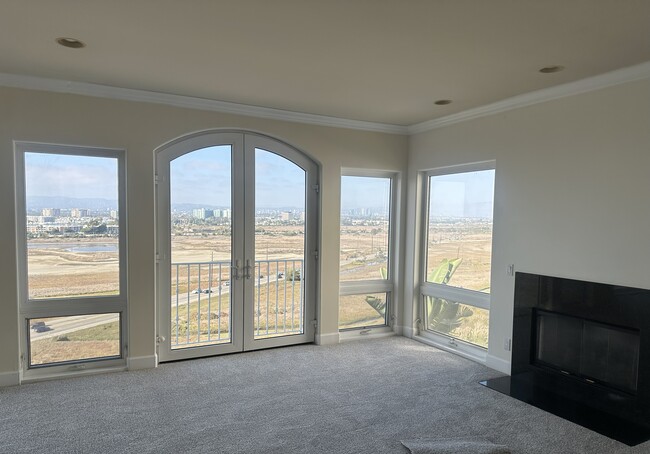 Building Photo - 8120 Billowvista Dr