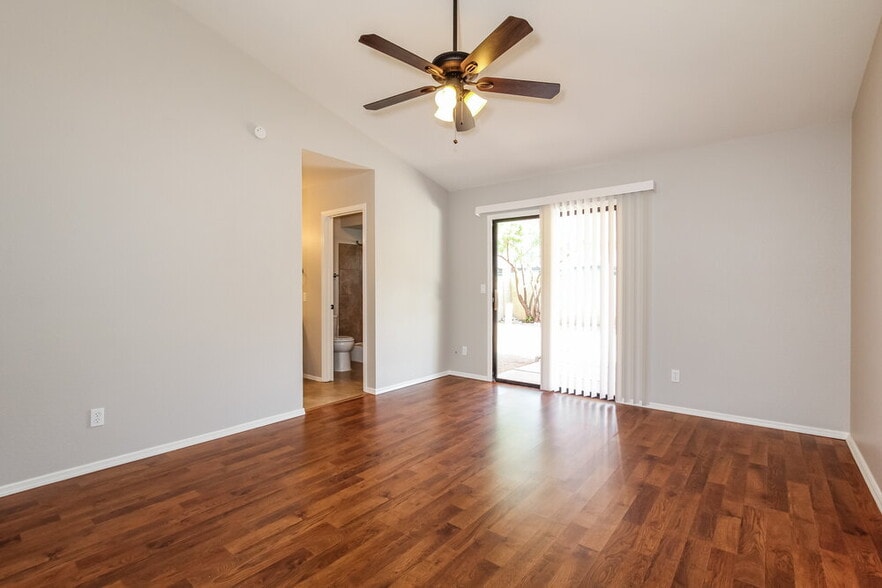 Building Photo - 5215 W Diana Ave