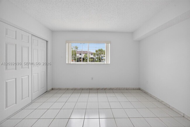 Building Photo - 800 SW 104th Ct