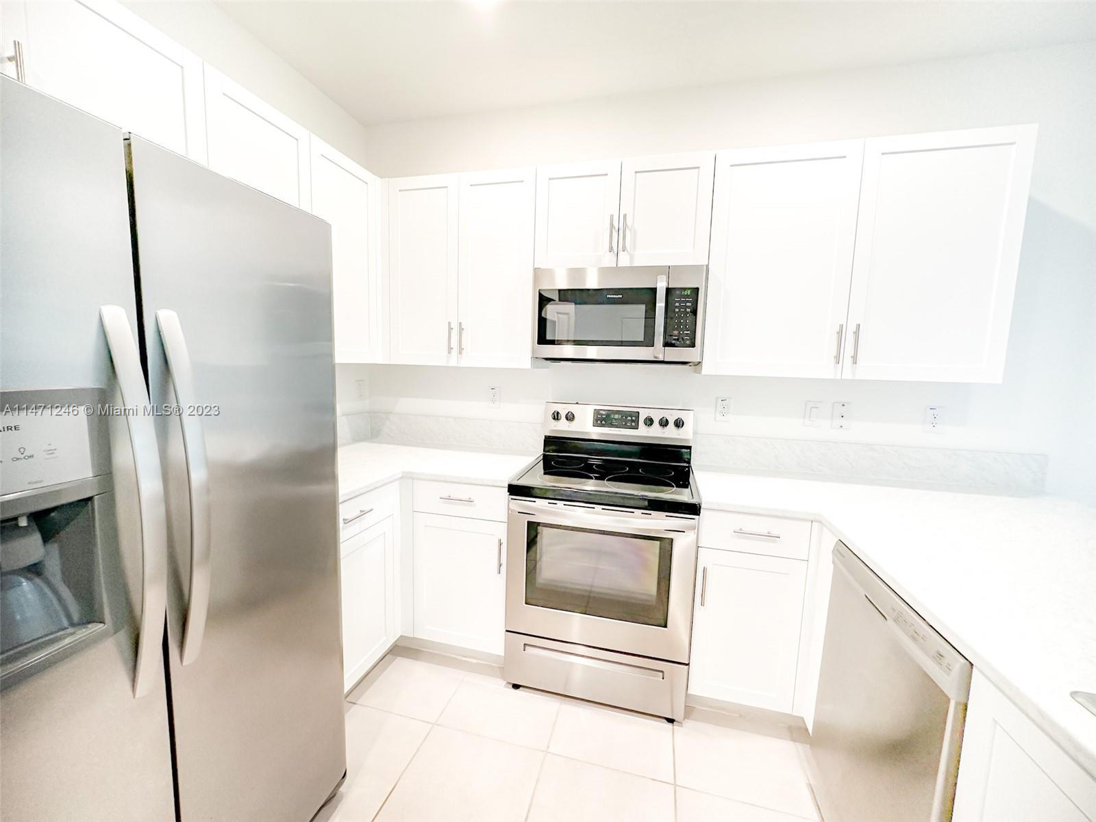 Building Photo - 1486 SE 26th Ter