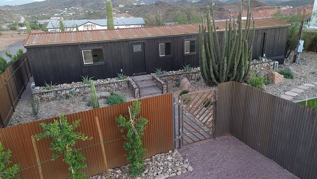 Primary Photo - 46633 N 41st Ave