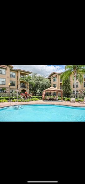 Building Photo - 901 Charo Pky