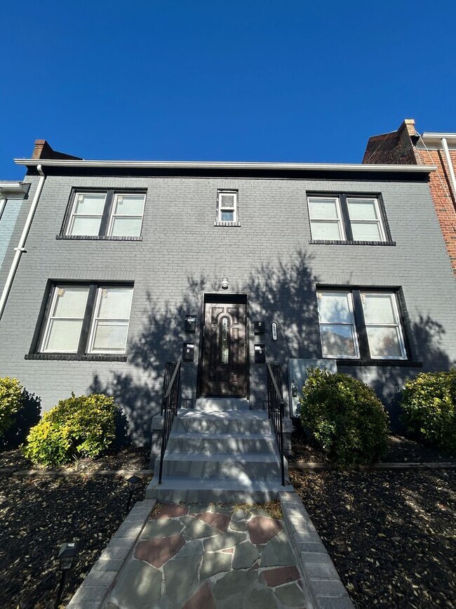 Building Photo - 25% Off Dec Rent for 12/15/25 Lease up BAND NEW 2 + 1 /// low utilities