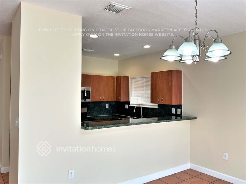Building Photo - 4102 NE 25th Ct
