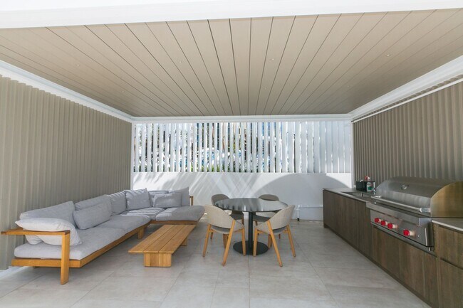 Building Photo - KOULA 2b2b1pkg Ready to Move In!